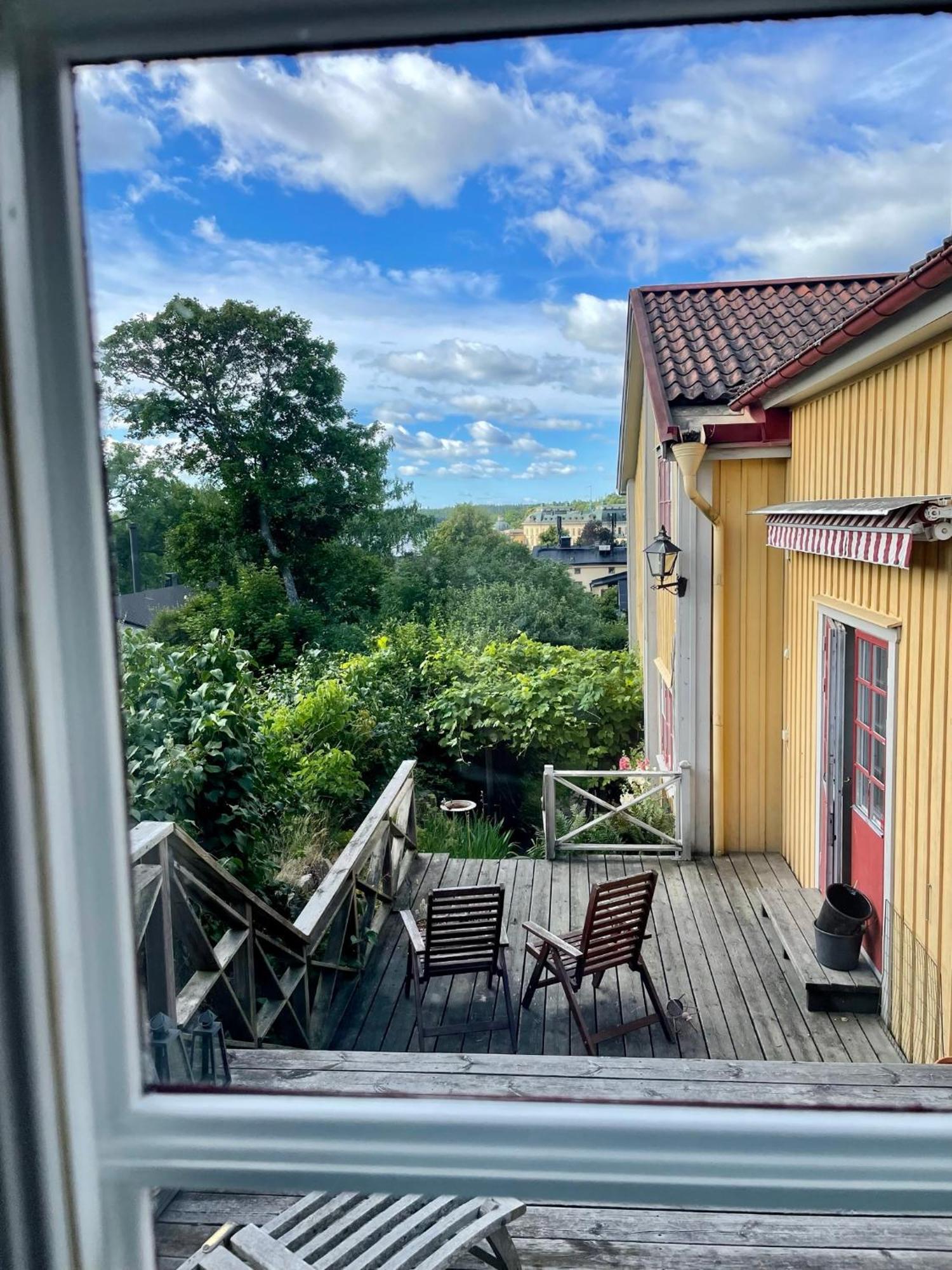 Gaesthus Med Utsikt Oever Drottningholms Slott Ngoại thất bức ảnh